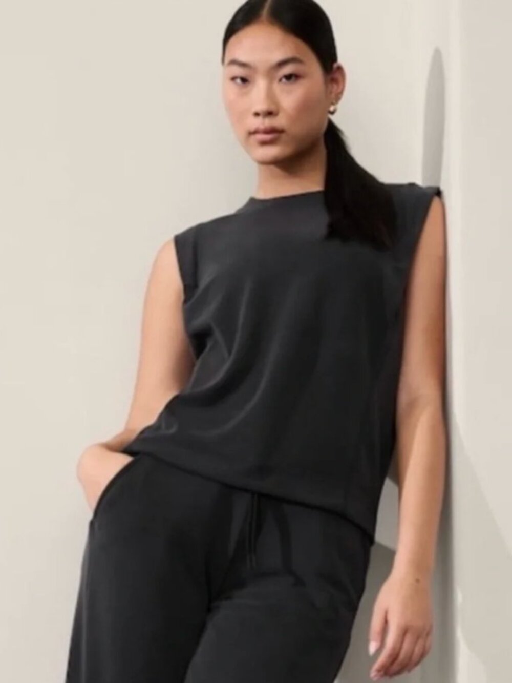 Athleta Sleeveless Sweatshirt Muscle Tee Black L Seasoft Tank Relaxed Fit TENCEL
